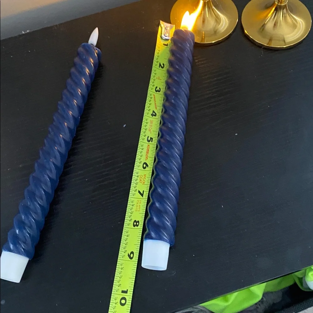 Lauren Christmas style Theme Blue Spiral Candles Gold Holders candlesticks set 2